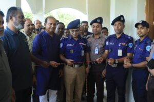 বেগমগঞ্জ থানাধীন বাংলাবাজারে অস্থায়ী পুলিশ ক্যাম্প উদ্বোধন