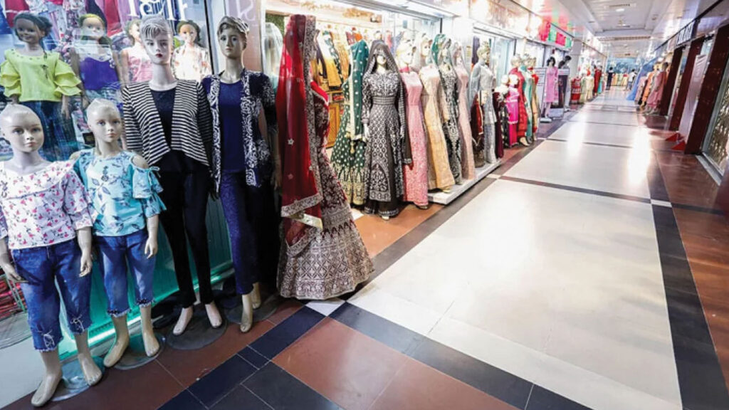 শপিং মল-দোকানপাট খোলা রাখার নতুন সময় নির্ধারণ