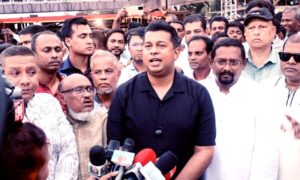 বাঁশখালীতে বন্যায় ঘর হারানো ১০০ পরিবারকে ঘর তুলে দেবেন প্রধানমন্ত্রী:ডিসি জাহিদ