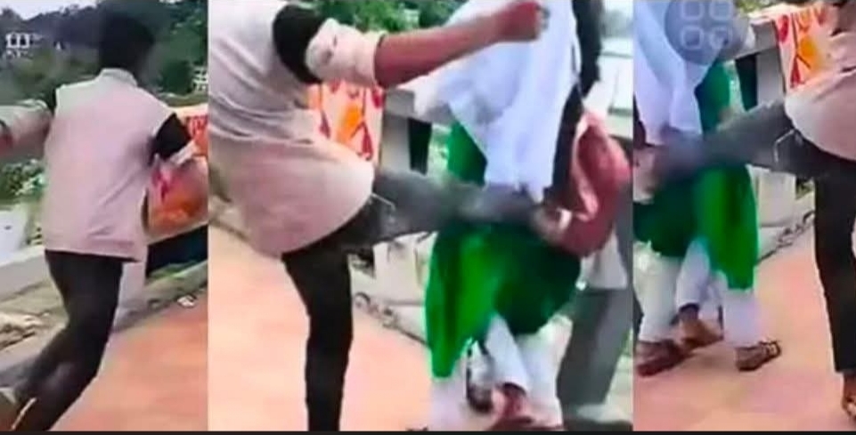 কাঁচপুরে বখাটের লাথি মারা শিক্ষার্থীকে টিসি দেওয়া নিয়ে আলোচনার ঝর অভিযুক্ত বখাটে আটক