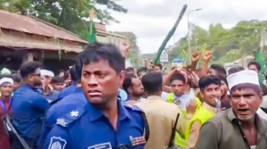 বাঁশখালীতে ঈদে মিলাদুন্নবীর মিছিলে বাধার অভিযোগ, উত্তেজনা