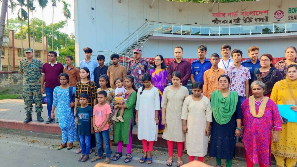 বেনাপোল দিয়ে দেশে ফেরত আসলো ১৮ নারী পুরুষ