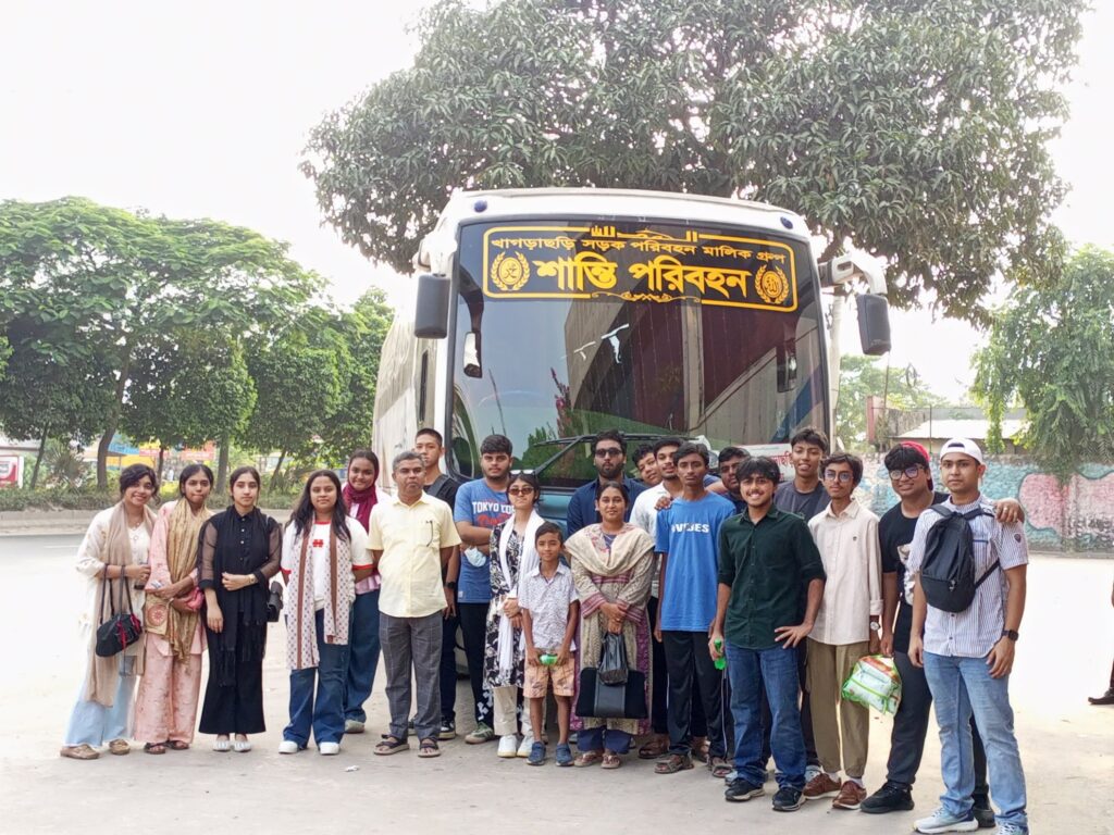 নারায়নগঞ্জে বেইলী স্কুলের দশম শ্রেণির শিক্ষার্থীদের নিয়ে ৩ দিন ব্যাপি শিক্ষা সফর