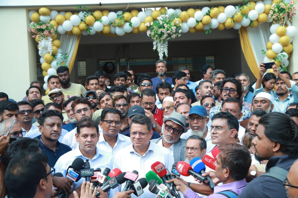 নারায়ণগঞ্জের জন্য বিশেষ মাস্টারপ্ল্যান করা হবে: গৃহায়ণ ও গণপূর্ত মন্ত্রী
