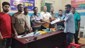 বি.ডি.এফ প্রেস ক্লাবে নতুন সদস্যপদের ফরম বিতরণ ঘিরে উৎসবমুখর পরিবেশ