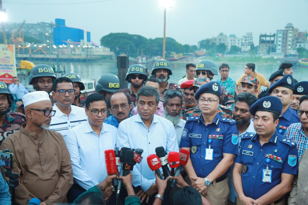 প্রতিমা বিসর্জন হবে, সম্প্রীতি নয়’—নারায়ণগঞ্জে বিভাগীয় কমিশনার