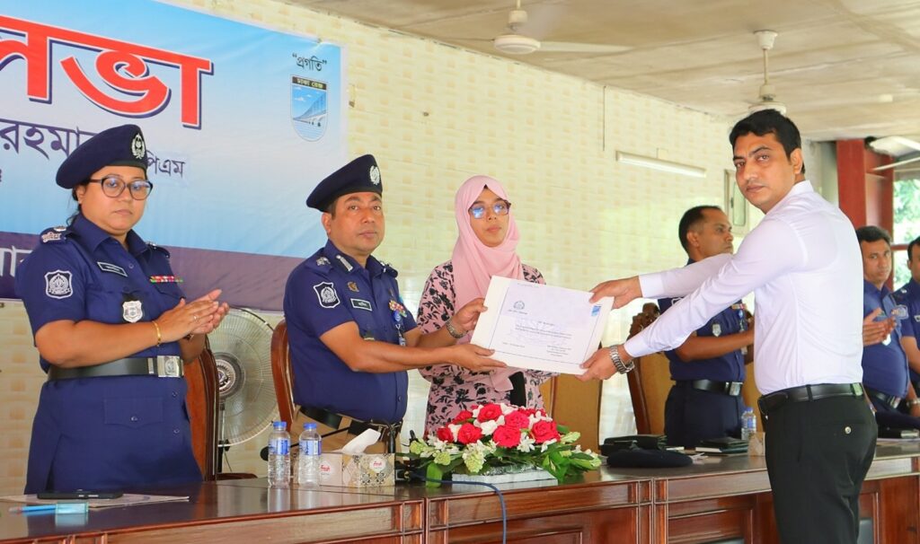 পেশাদারিত্বের স্বীকৃতি: তৃতীয়বার পুরস্কৃত ডিএসবি সদস্য হুমায়ুন কবির