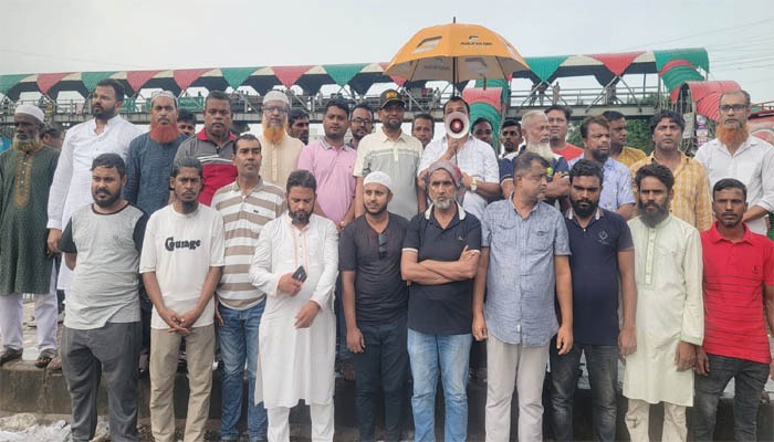 সিদ্ধিরগঞ্জে গার্মেন্টস শ্রমিকদের আন্দোলন ঘিরে ষড়যন্ত্র ও বিশৃঙ্খলা ঠেকাতে শ্রমিক দলের অবস্থান কর্মসূচি