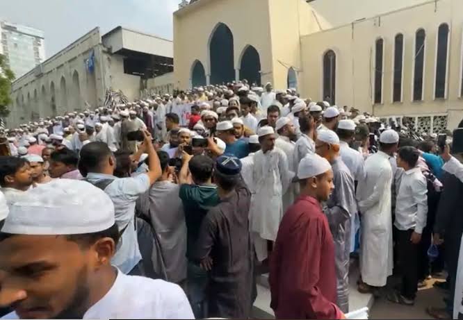 জামায়াতবিরোধী স্লোগানে উত্তাল বায়তুল মোকাররম